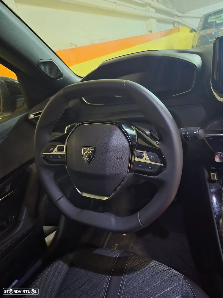 Peugeot 2008 1.2 Hybrid Allure e-DCS6 - 7