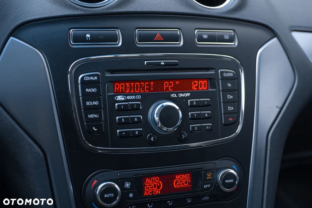 Ford Mondeo 2.0 TDCi Titanium - 12