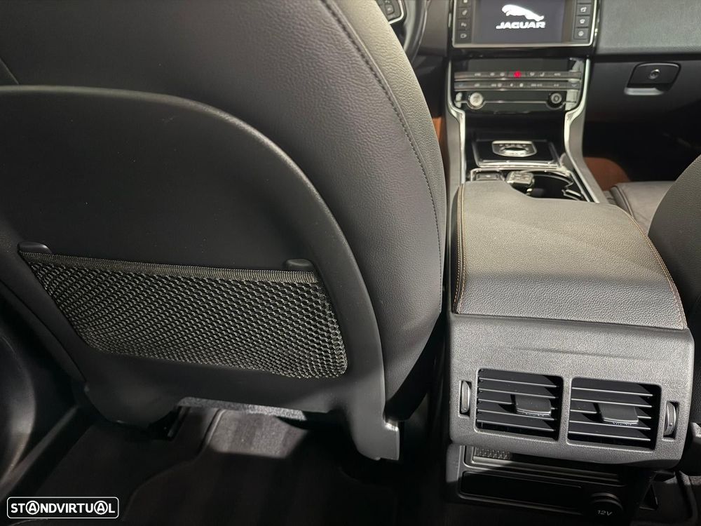 Jaguar XE 2.0 D Portfolio Aut. - 47