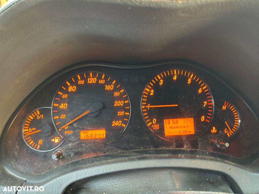 Toyota Avensis 1.8 Sdn. Sol - 7