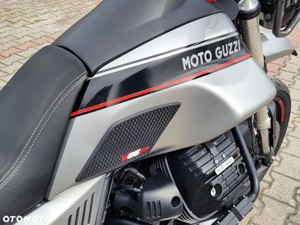Moto Guzzi V85 - 17