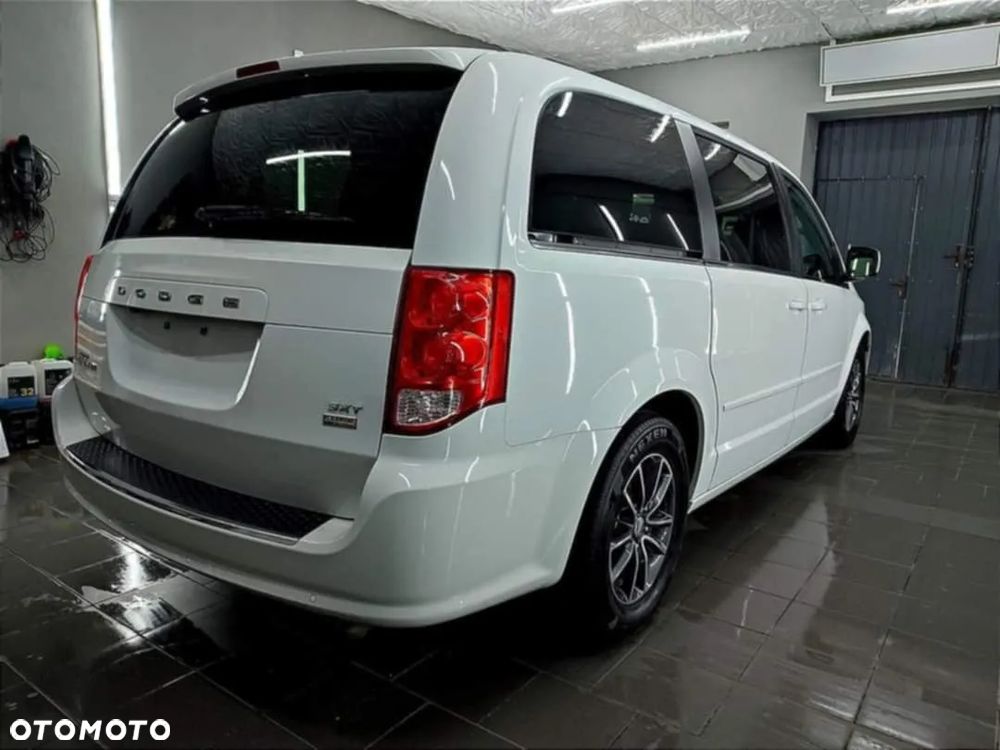 Dodge Grand Caravan - 7