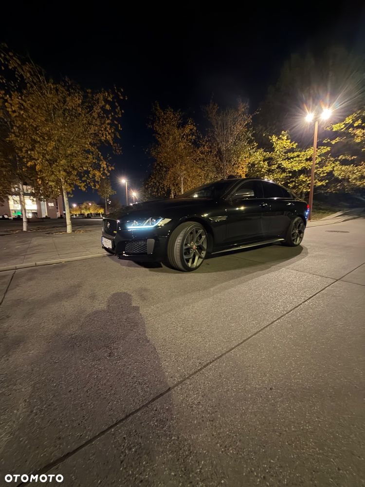 Jaguar XE 2.0 P300 AWD 300 Sport - 19