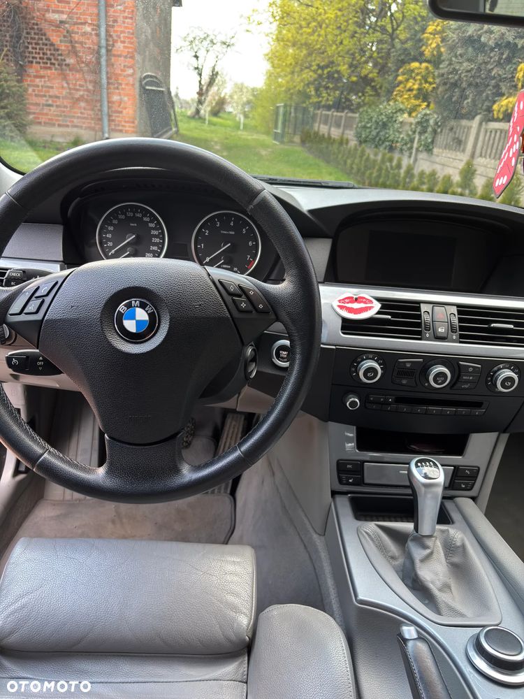 BMW Seria 5 525i - 10