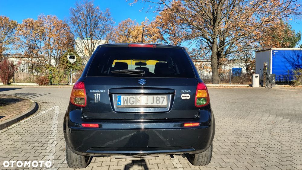 Suzuki SX4 - 4