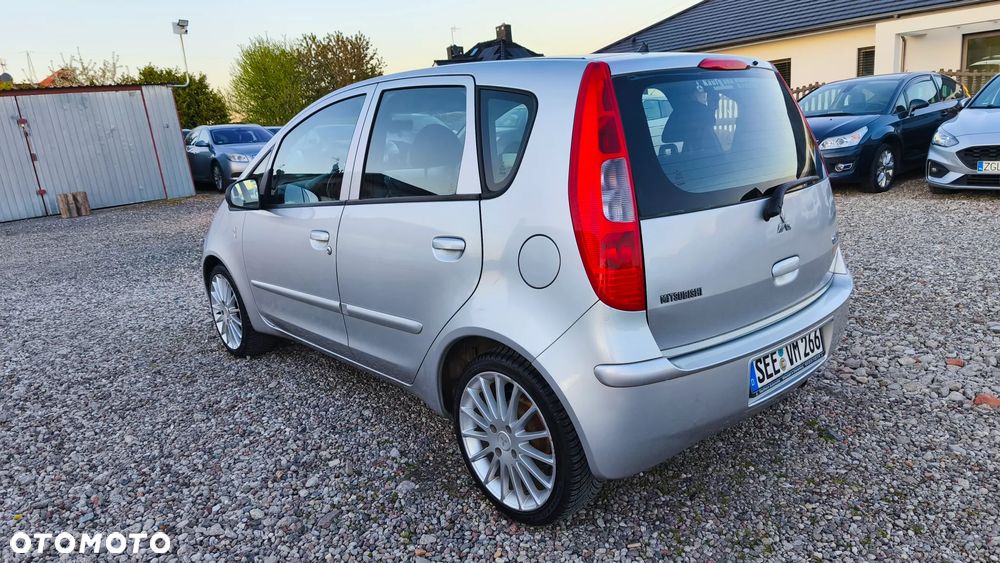 Mitsubishi Colt - 11