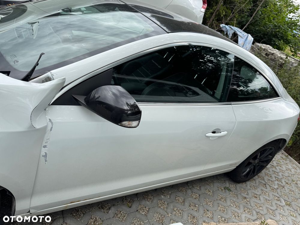Renault Laguna ver-2-0-dci-monaco-gp2 - 4