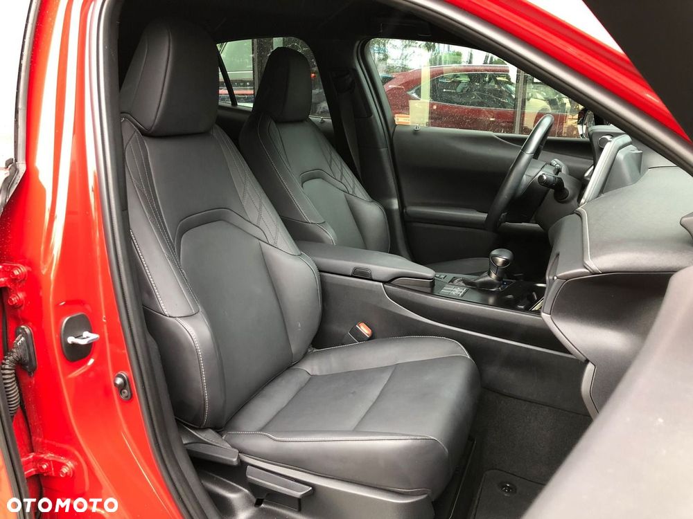 Lexus UX - 23