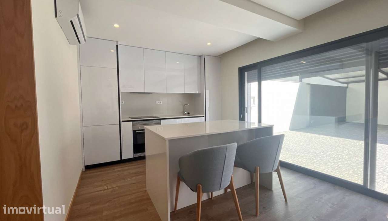 Venda de Apartamento T2 novo, próximo da praia, Caxinas, Vila do Cond - Grande imagem: 5/22