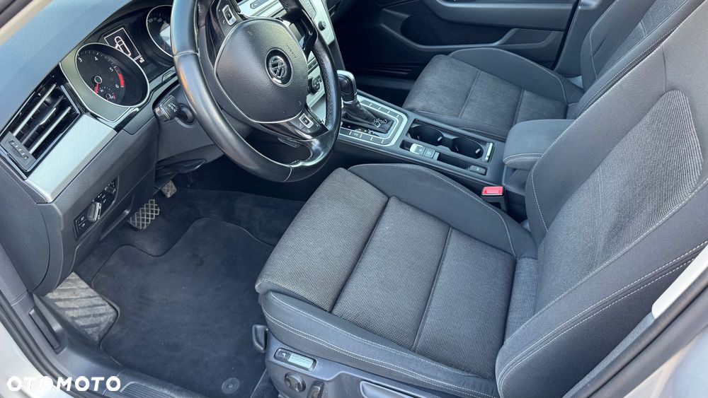 Volkswagen Passat 2.0 TDI SCR DSG Comfortline - 7