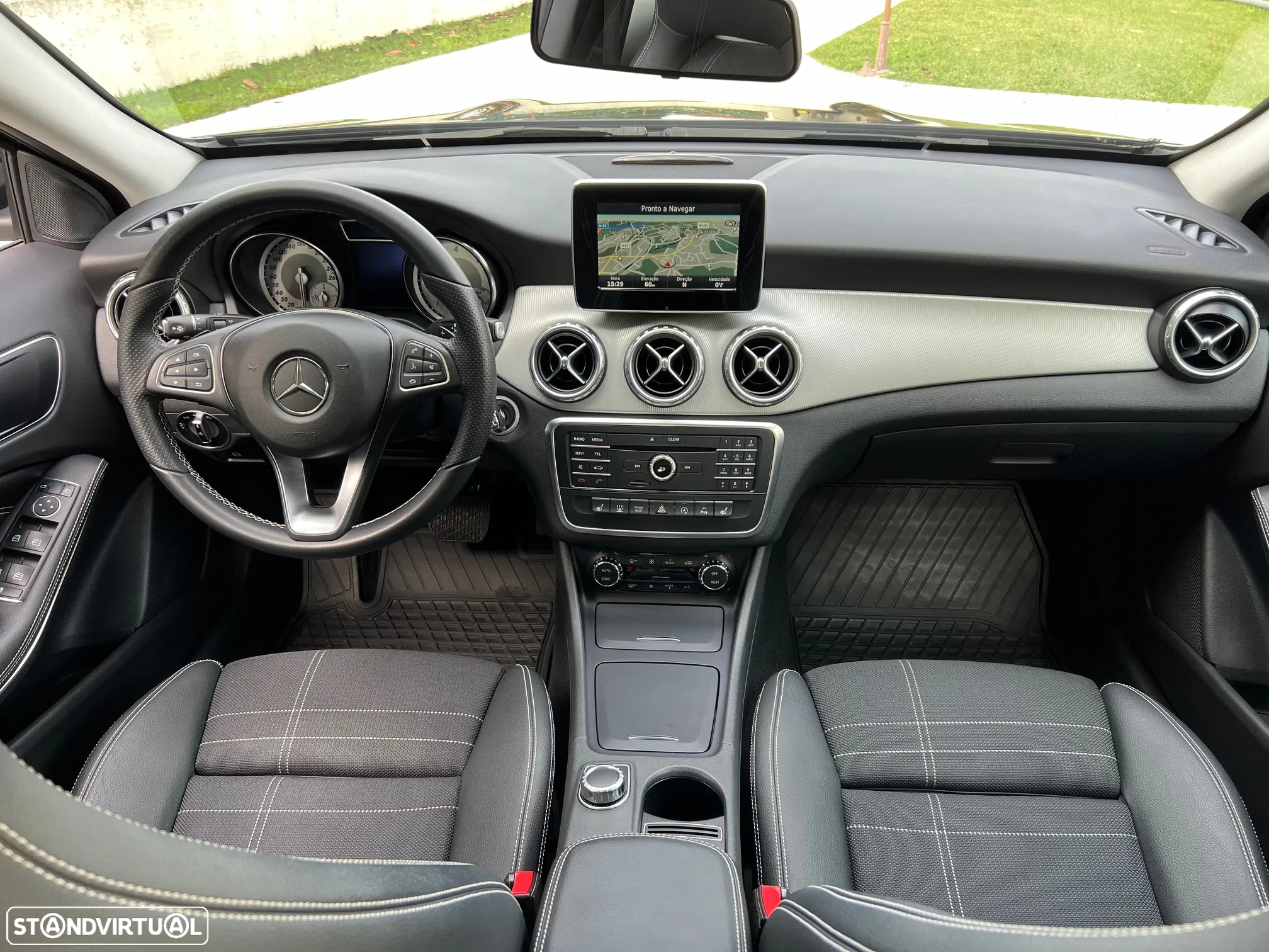 Mercedes-Benz GLA 220 d 7G-DCT Urban - 28