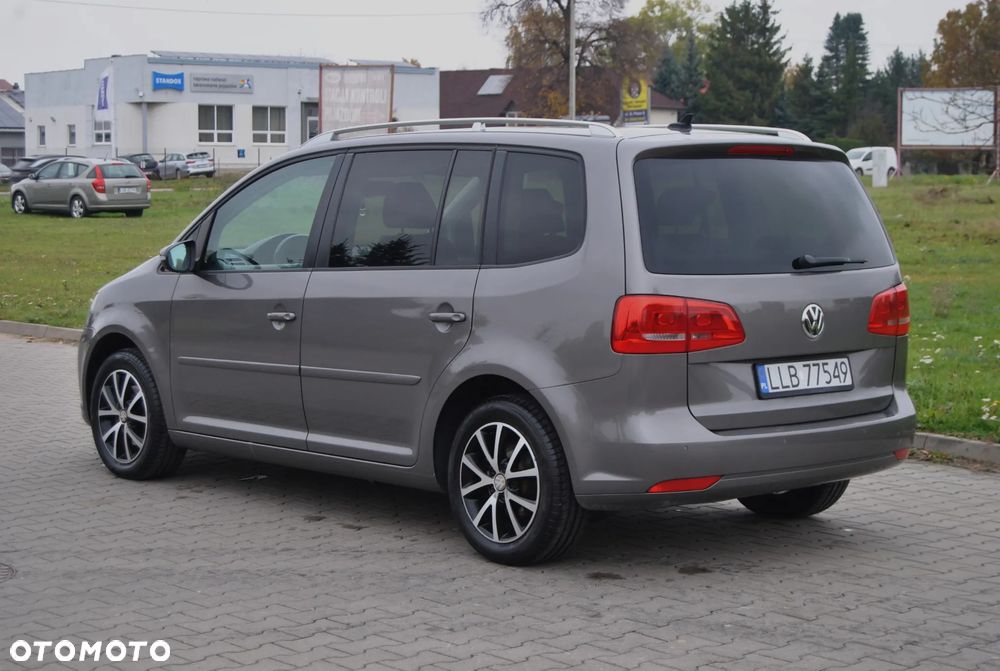 Volkswagen Touran 2011 photo 4