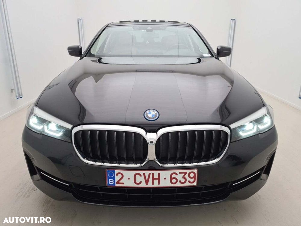 BMW Seria 5 530e Aut. Luxury Line - 13