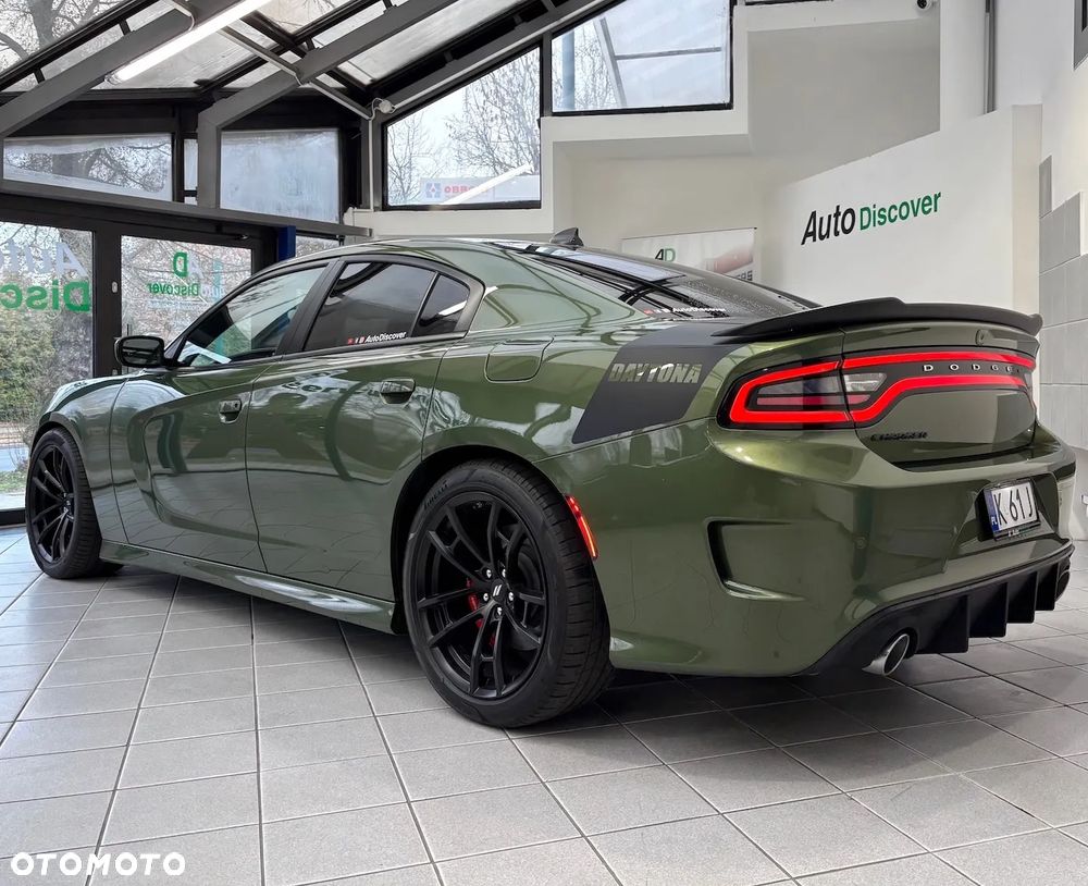 Dodge Charger 6.4 Scat Pack - 18