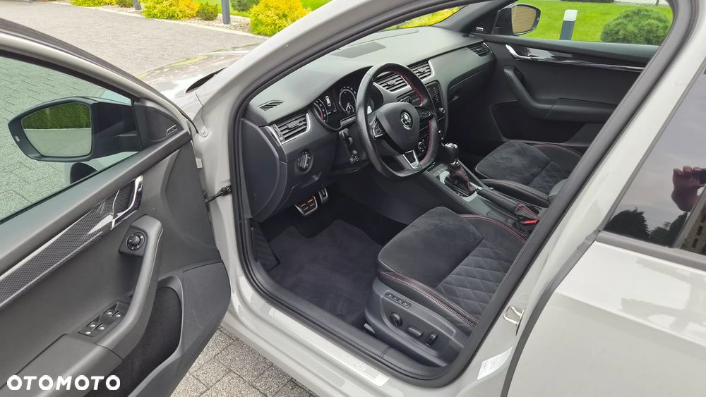 Skoda Octavia 2.0 TDI DSG RS - 7
