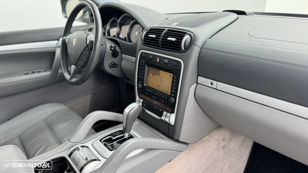 Porsche Cayenne Turbo - 41