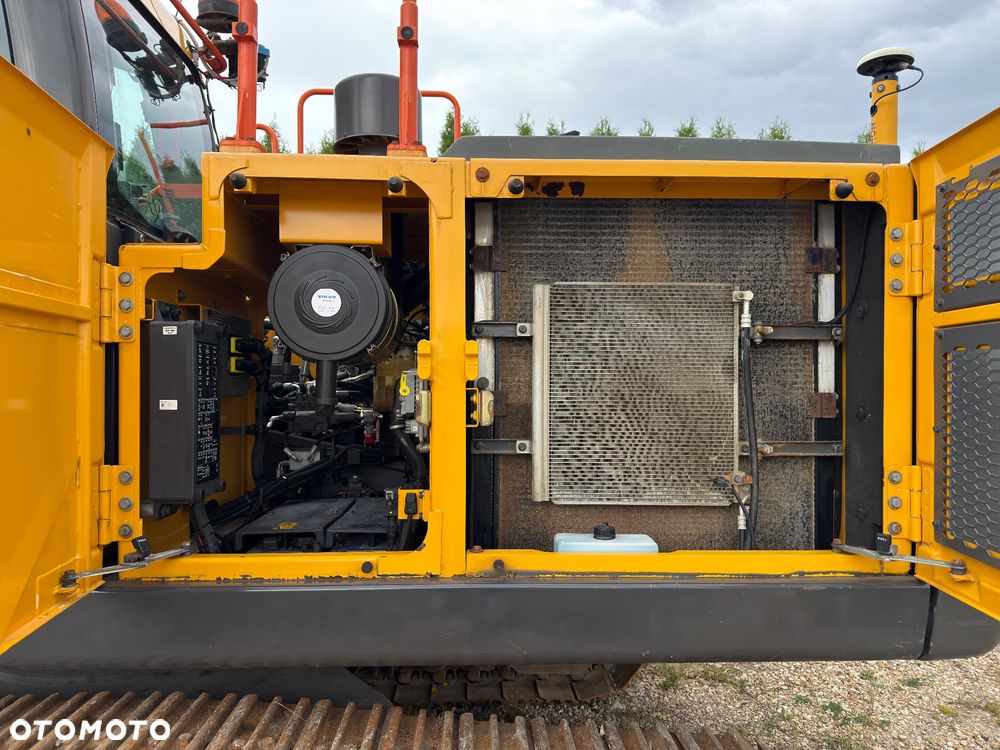 Volvo EC 220 EL - 22