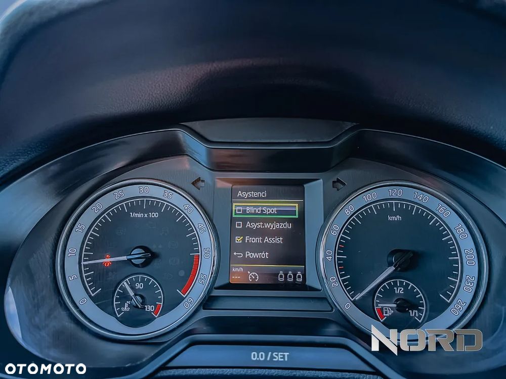 Skoda Octavia Combi 2.0 TDI 4x4 DSG Scout - 29