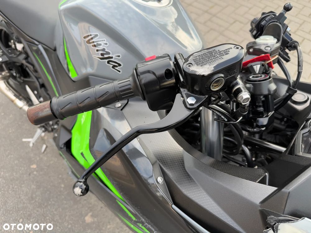 Kawasaki Ninja 400 - 25