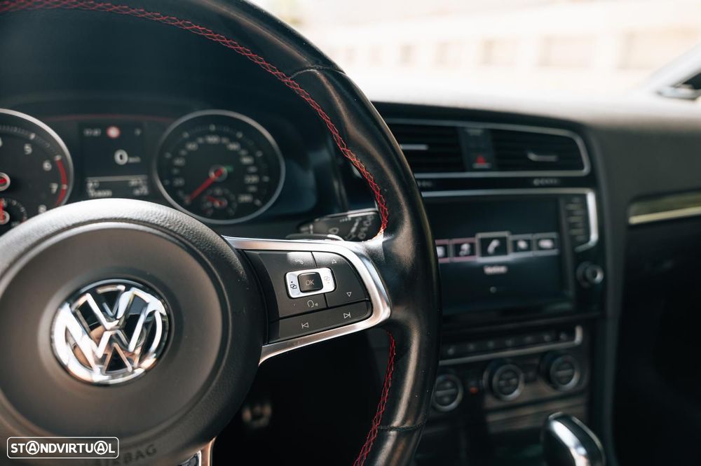 VW Golf 2.0 TSi GTi DSG Performance - 27