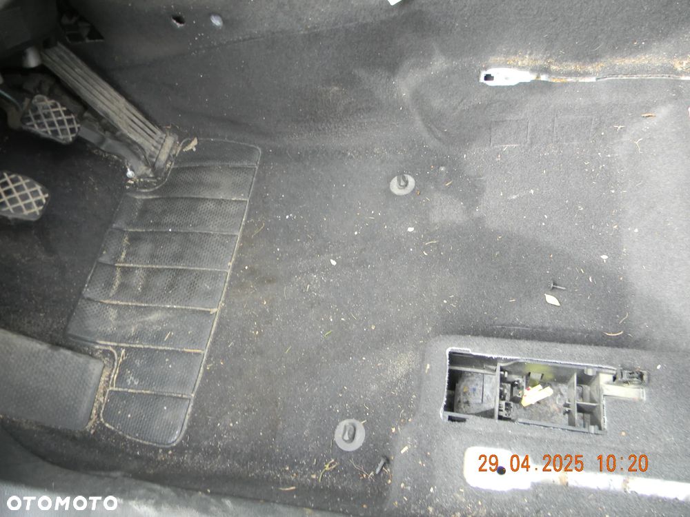 dywan wykładzina VW GOLF V HB 5D - 2