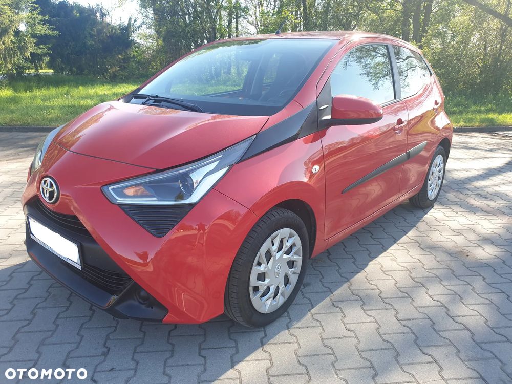 Toyota Aygo x-play - 1