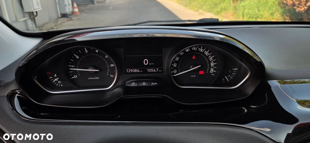 Peugeot 208 - 26