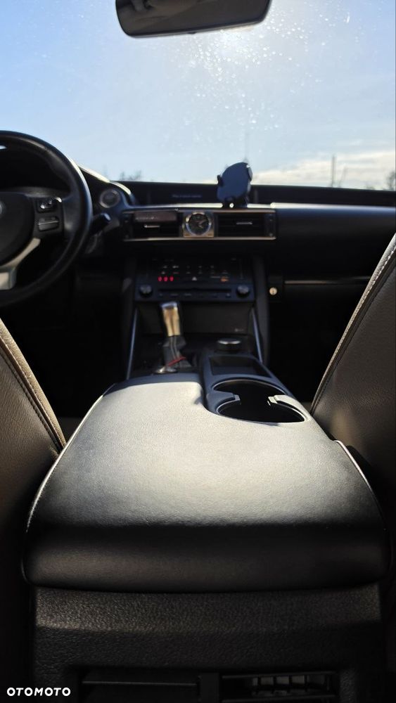 Lexus IS 200t Comfort - 11