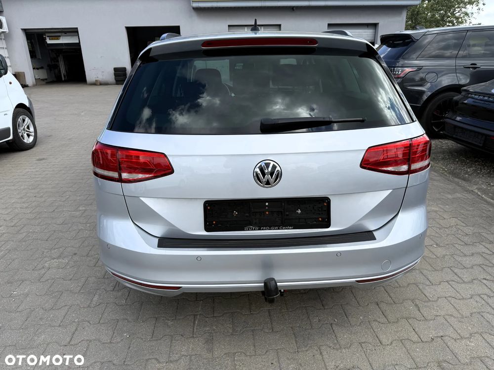 Volkswagen Passat 2.0 TDI SCR DSG Comfortline - 2