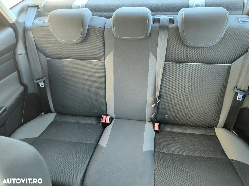 Ford Focus - 12