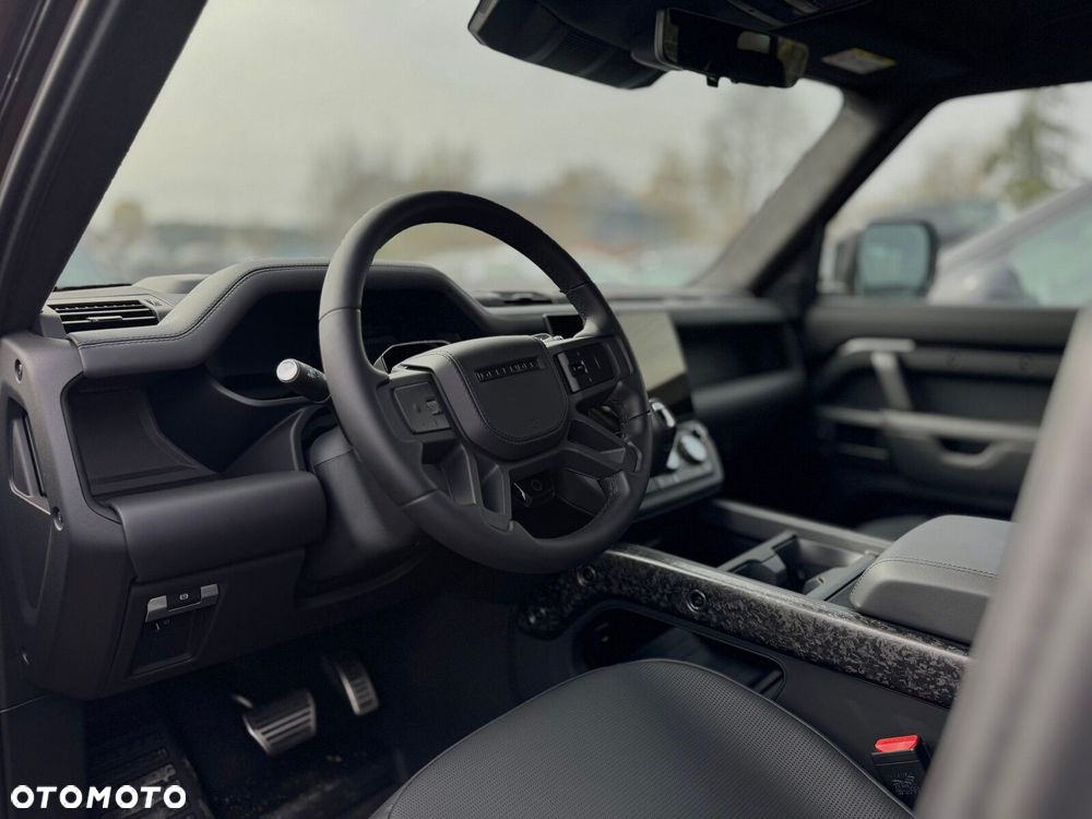 Land Rover Defender - 4