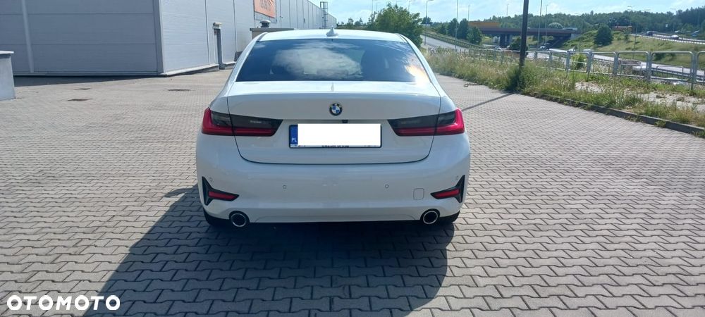 BMW Seria 3 320d xDrive MHEV Advantage - 17