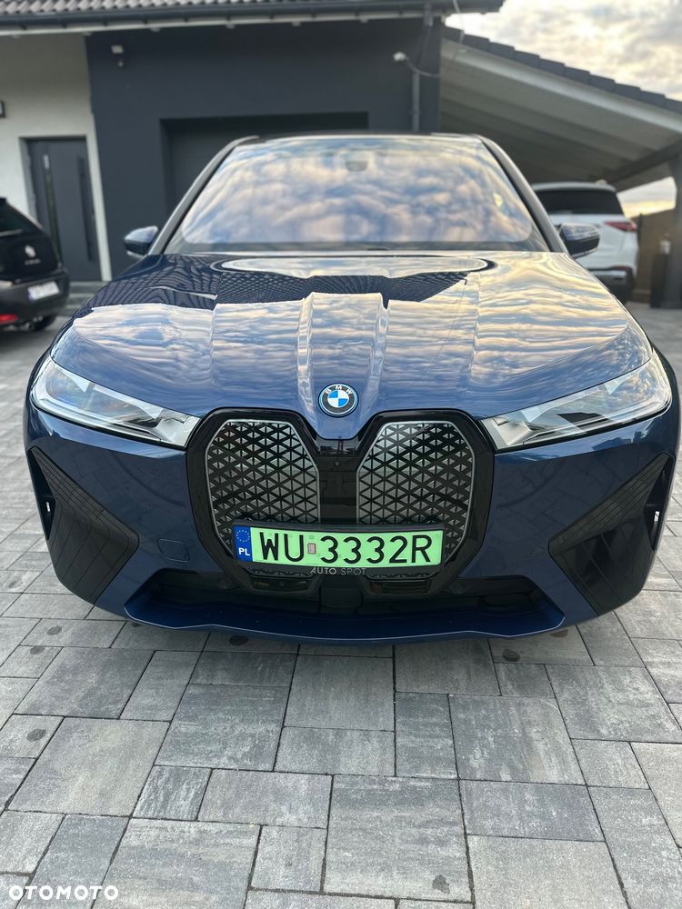 BMW iX xDrive40 76.6kWh Signature - 3