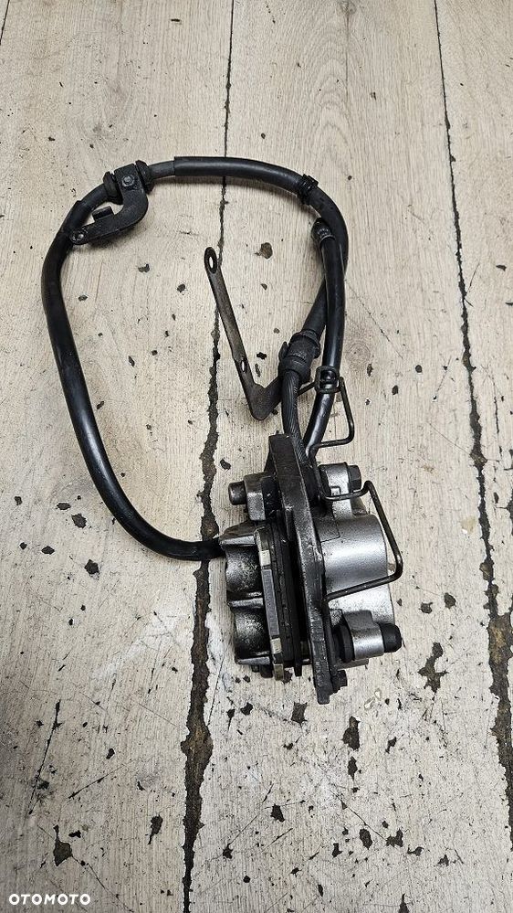 Honda vt750 c2 rc44   Zacisk hamulcowy przód Honda - 11