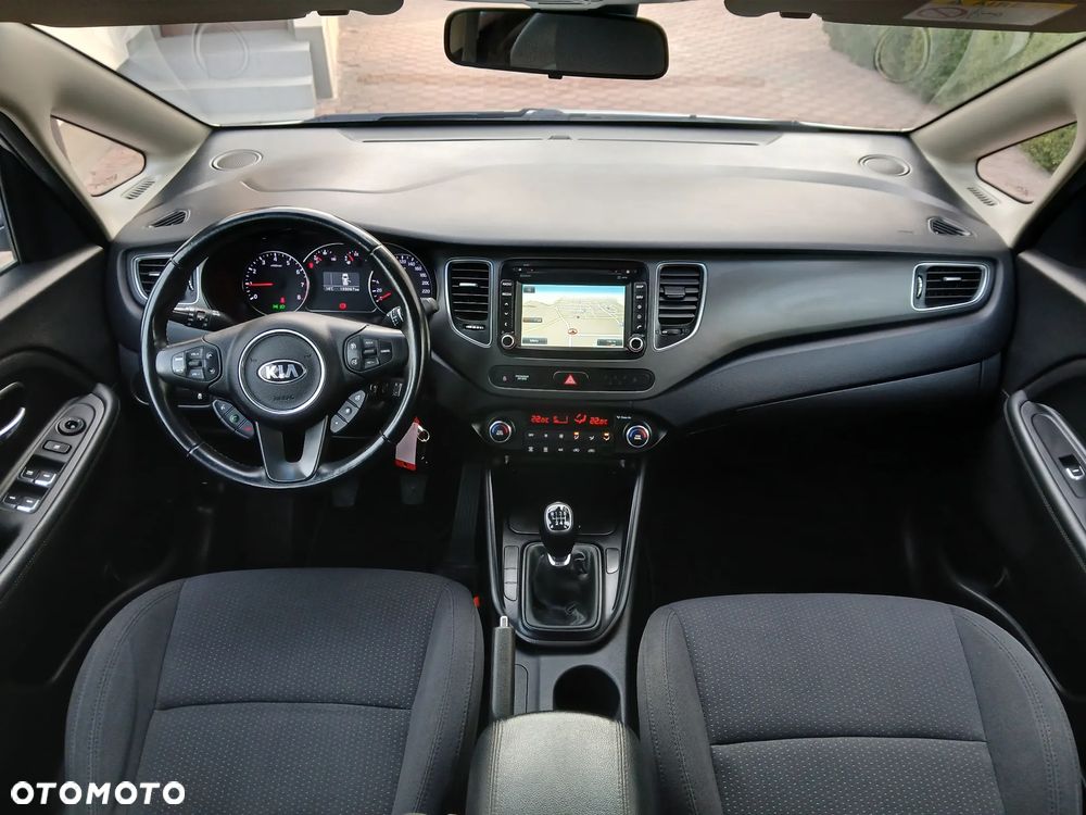 Kia Carens 1.6 GDI Dream Team Edition - 17