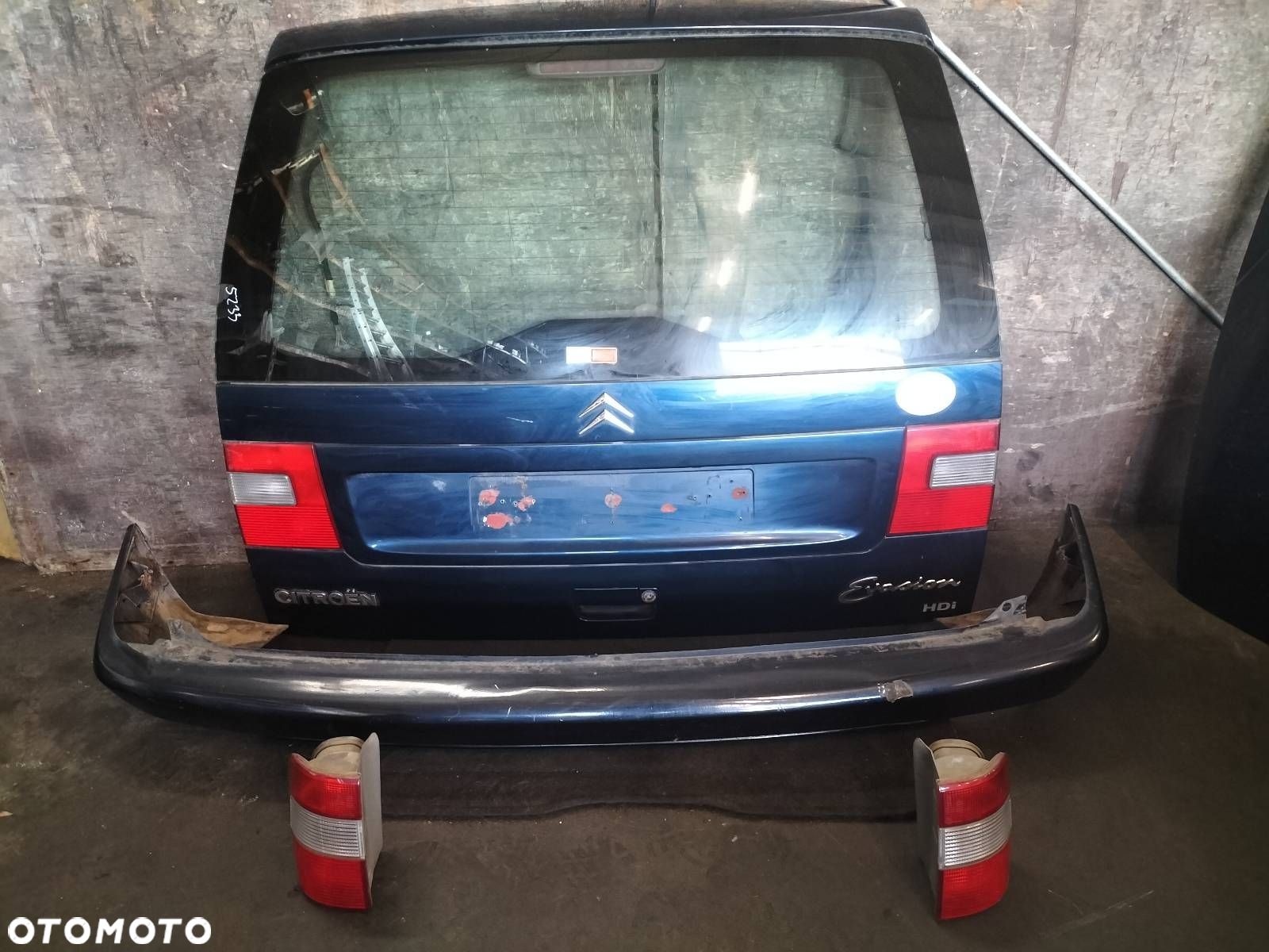KOMPLETNY TYŁ KLAPA BAGAŻNIKA ZDERZAK TYŁ LAMPY EVASION I LIFT KMPD - 1