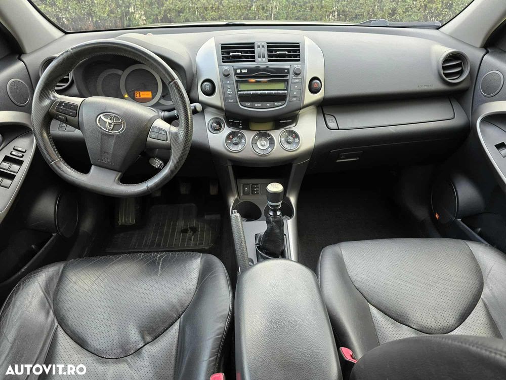 Toyota RAV4 - 5