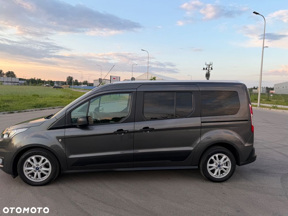 Ford Tourneo Connect Grand - 29