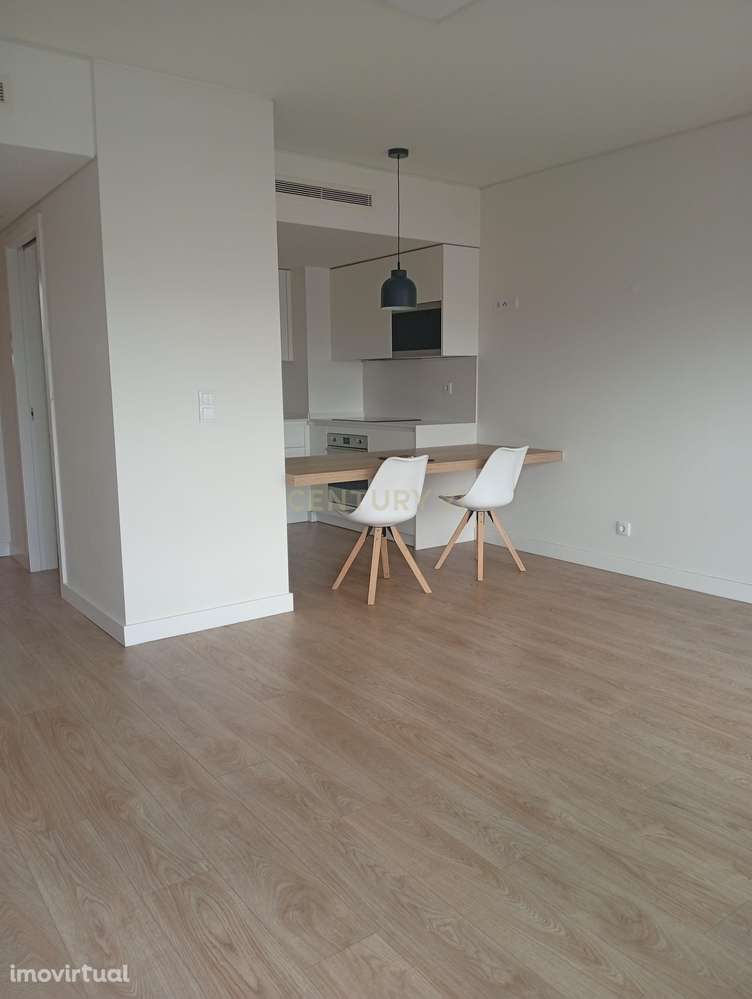 T1 para arrendamento, na Avenida de Berlim, em Lisboa. - Grande imagem: 5/12