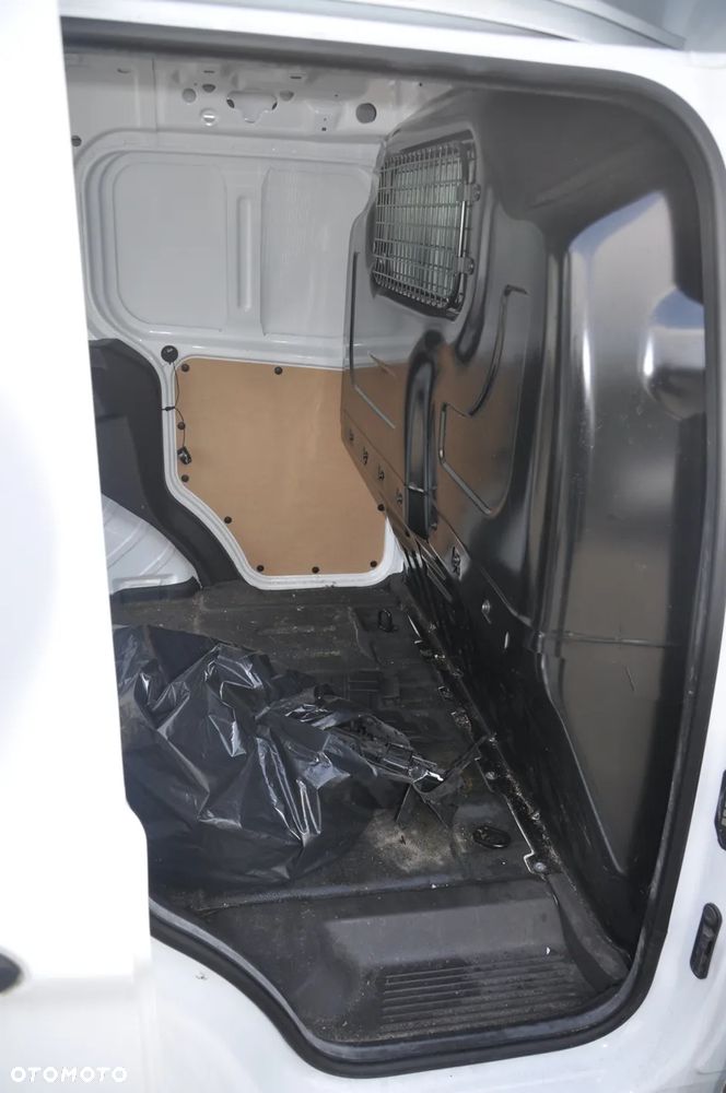 Ford transit-courier - 22