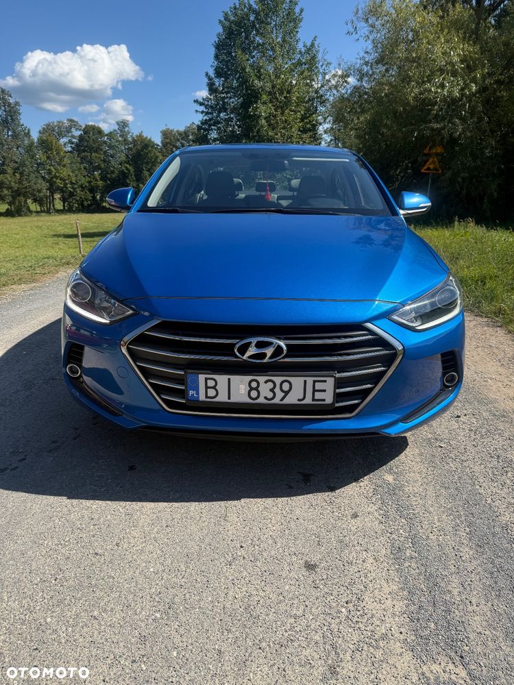 Hyundai Elantra - 2