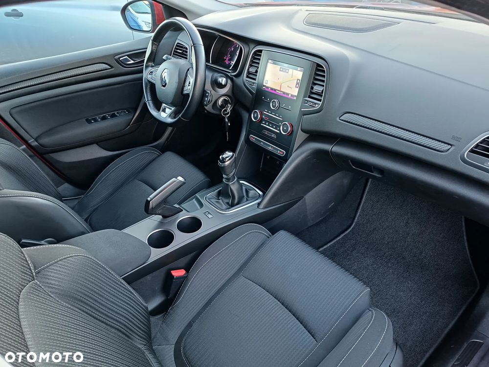 Renault Megane TCe 140 GPF LIMITED - 4