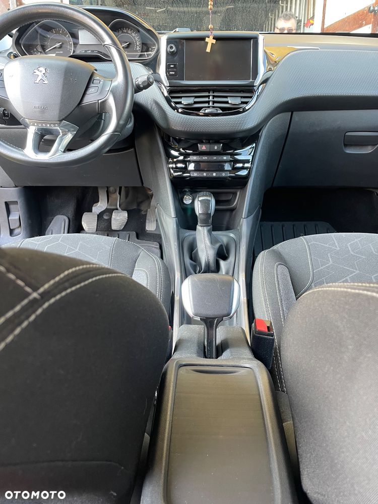 Peugeot 2008 1.2 Pure Tech Style - 20