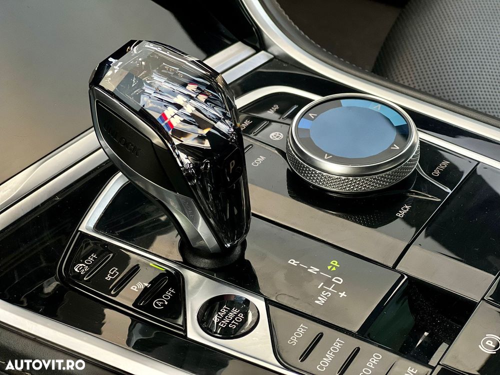 BMW Seria 8 840i - 13