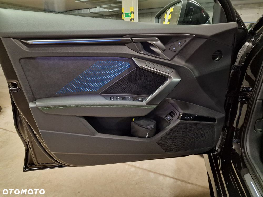Audi RS3 Limousine - 12