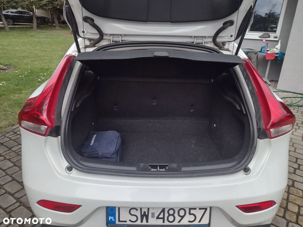 Volvo V40 T3 Momentum - 8