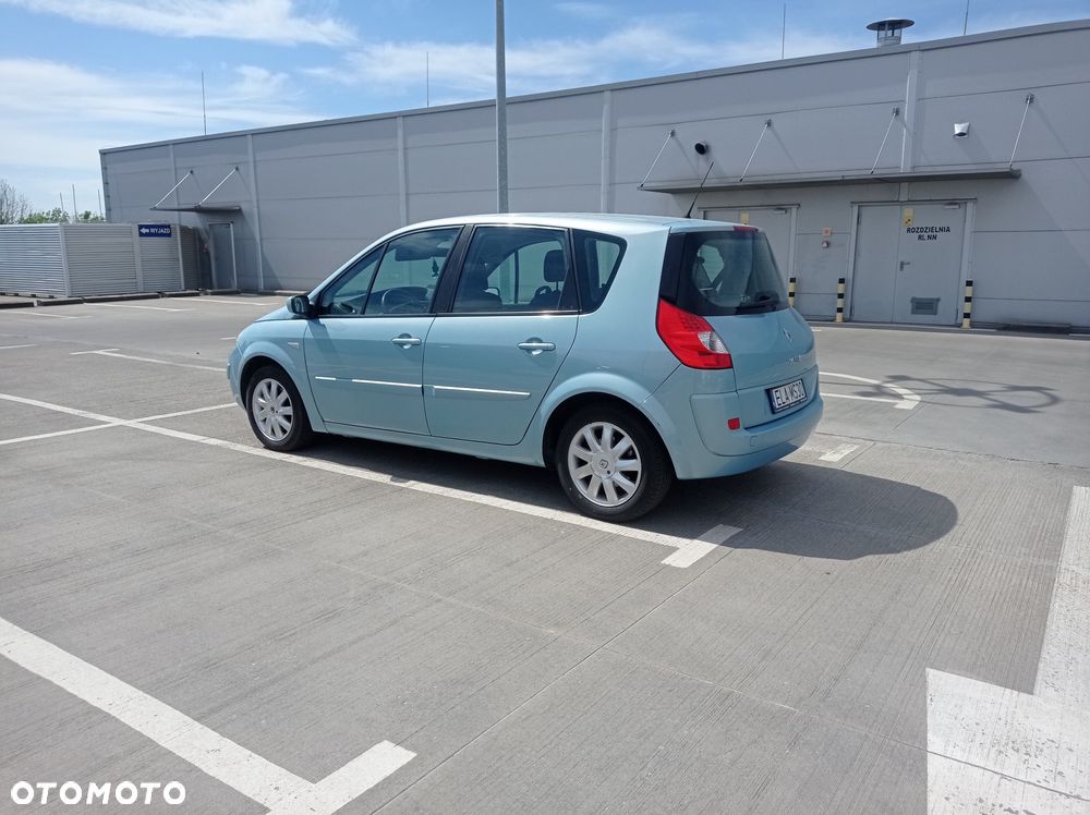 Renault Scenic 2.0 16V Privilege - 8