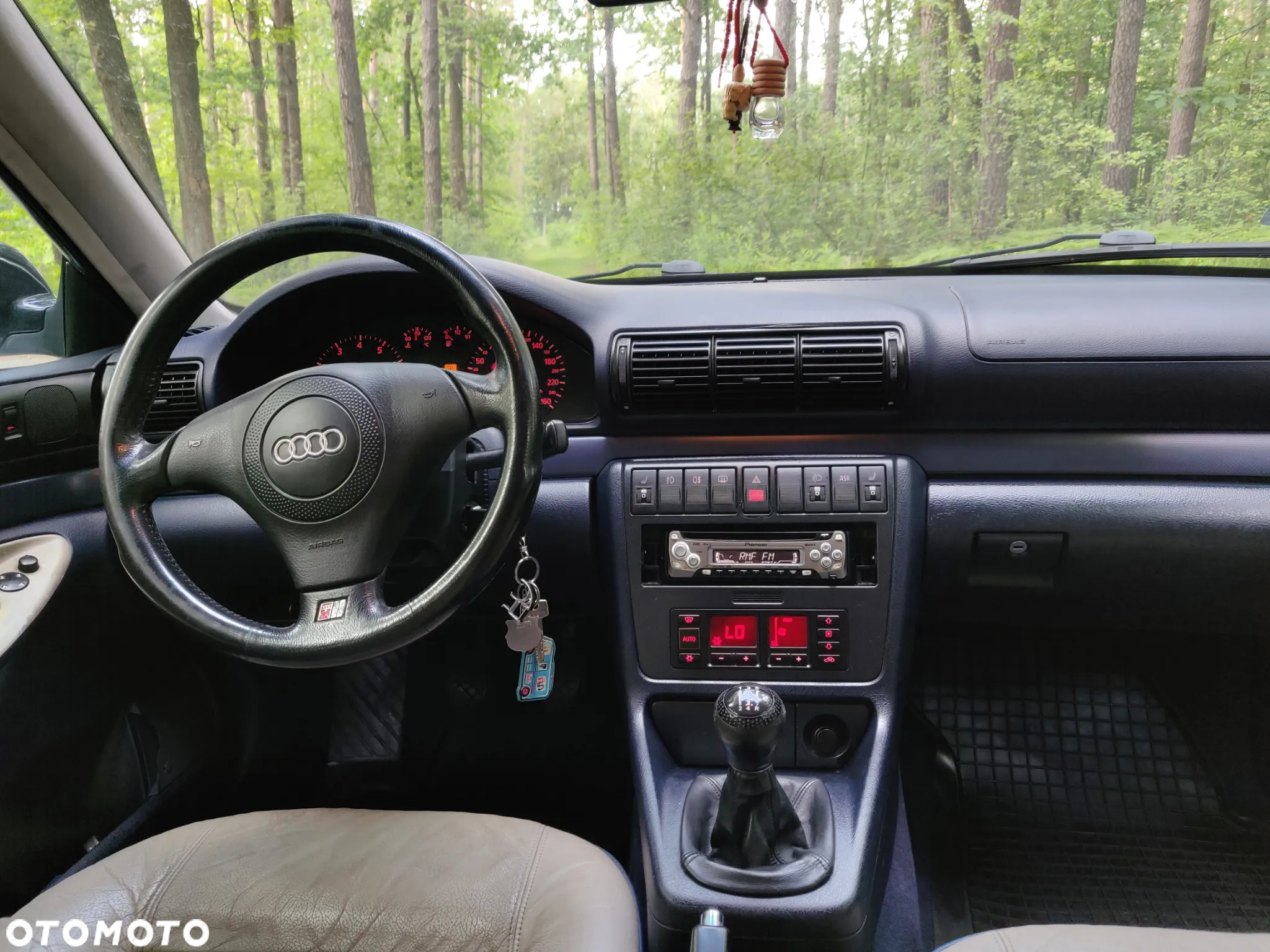 Audi A4 Avant 2.4 - 19