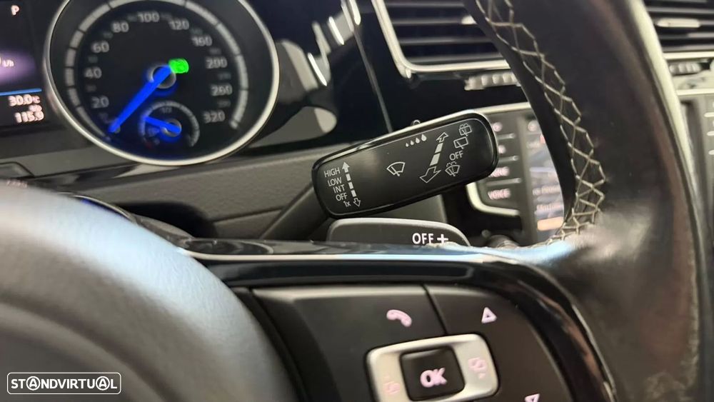 VW Golf R 4Motion BlueMotion DSG - 26