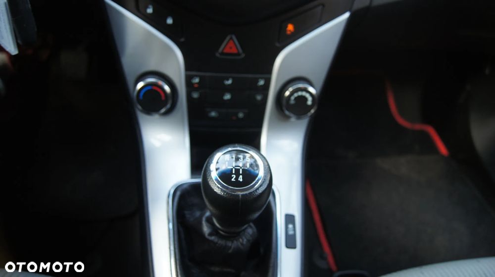 Chevrolet Cruze 1.6 LT - 16